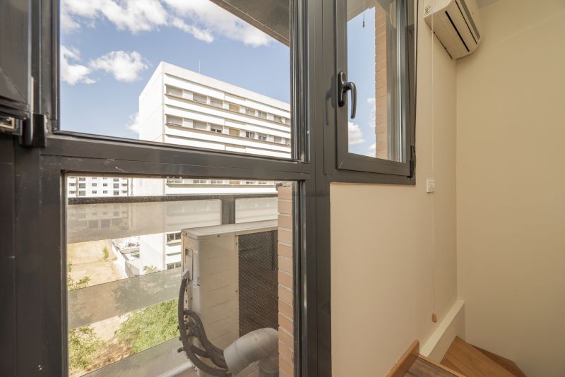 Aesthetic Awning Windows